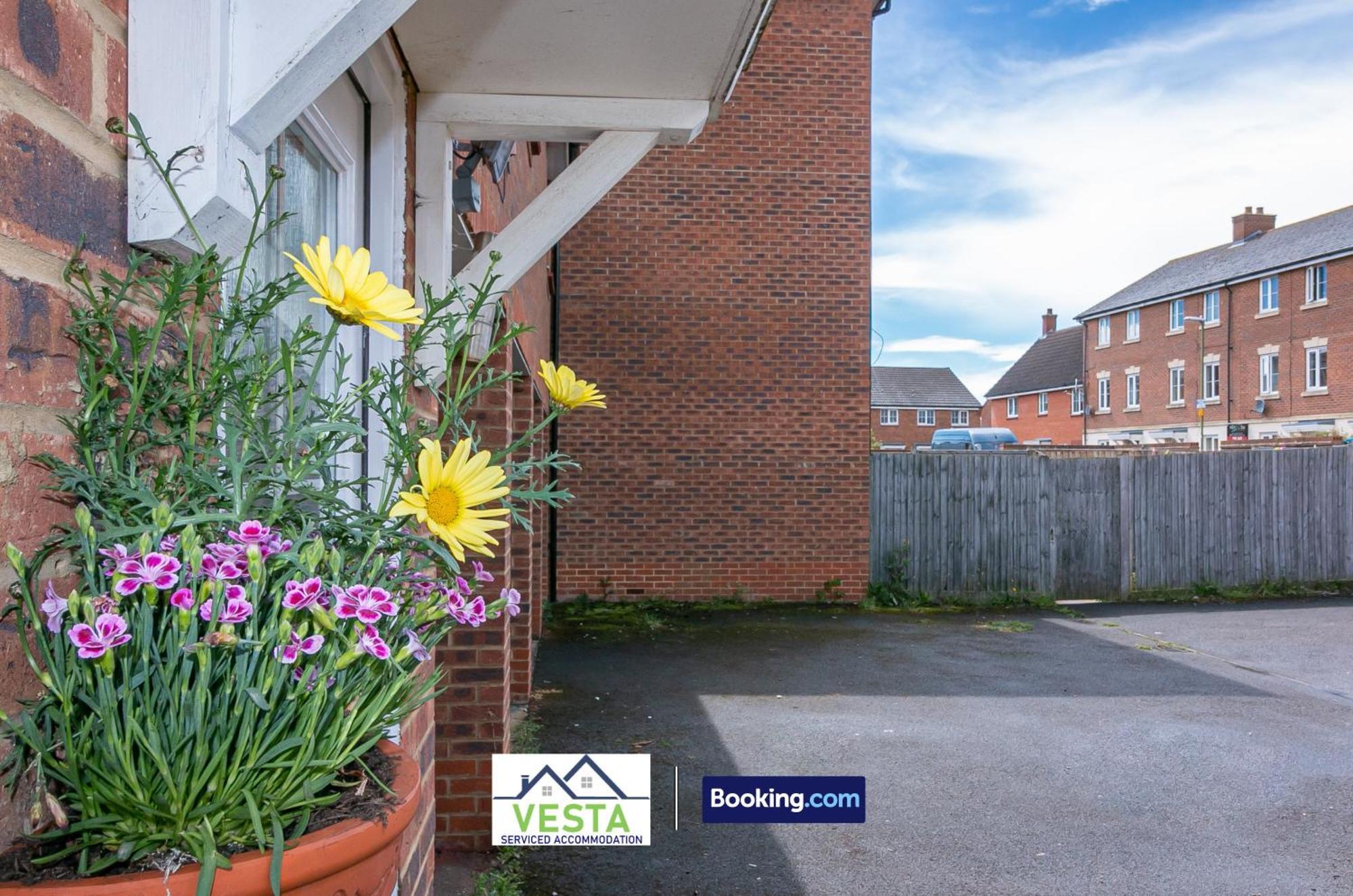 Three Bedroom Apartment By Vesta Serviced Accommodation & Short Lets Hatfield With Free Parking Eksteriør bilde