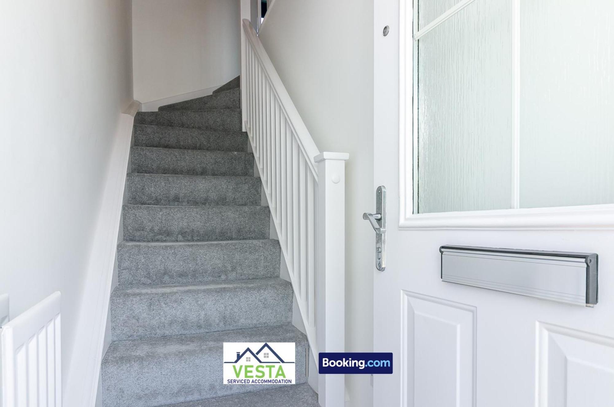 Three Bedroom Apartment By Vesta Serviced Accommodation & Short Lets Hatfield With Free Parking Eksteriør bilde