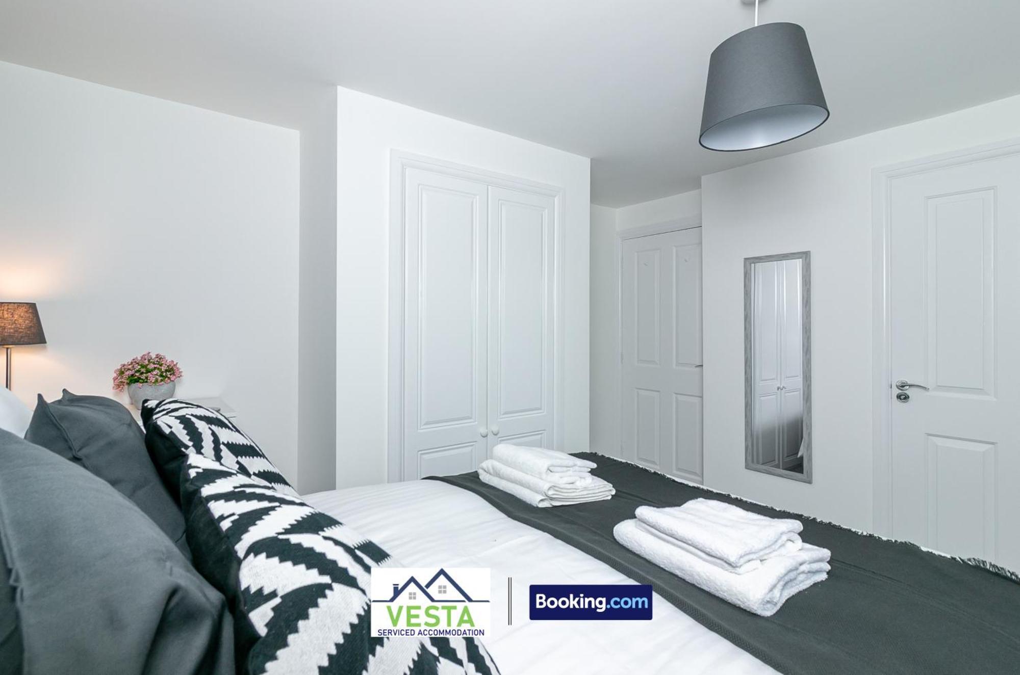 Three Bedroom Apartment By Vesta Serviced Accommodation & Short Lets Hatfield With Free Parking Eksteriør bilde
