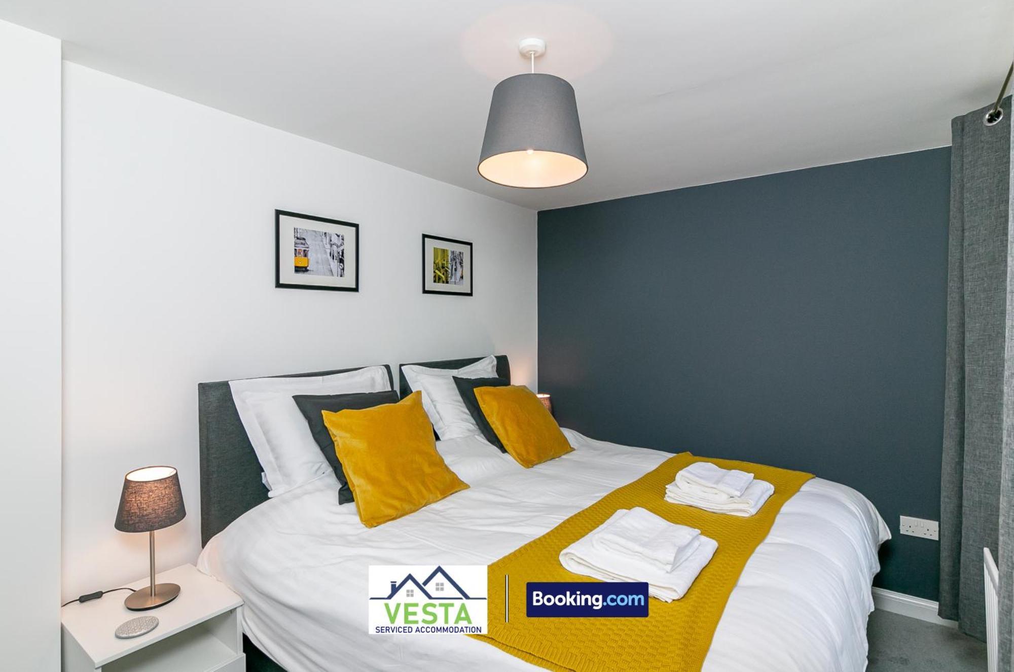 Three Bedroom Apartment By Vesta Serviced Accommodation & Short Lets Hatfield With Free Parking Eksteriør bilde
